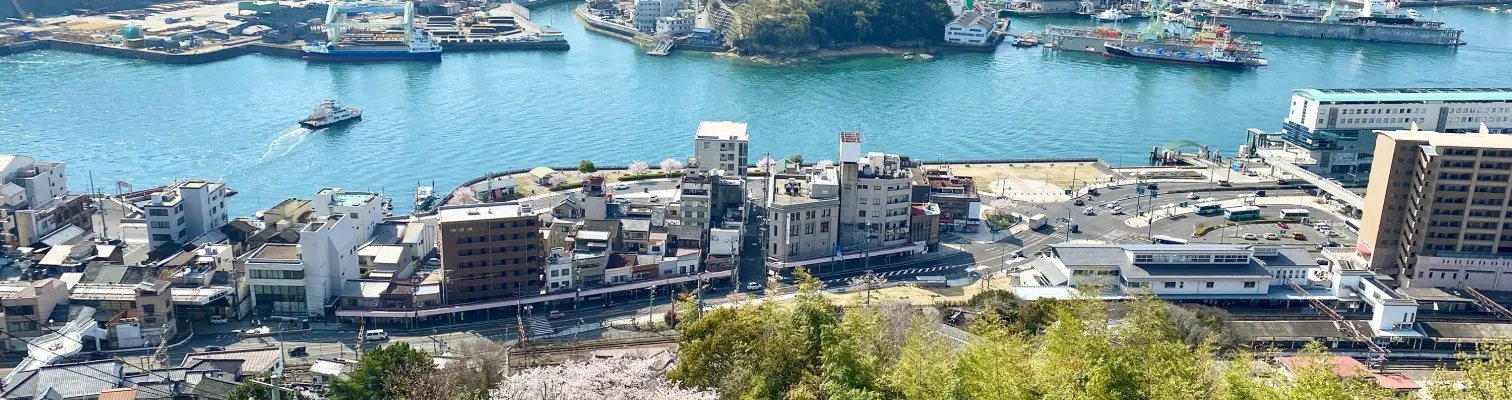 背景画像:尾道を上から見下ろした風景