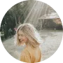 画像：女性の写真